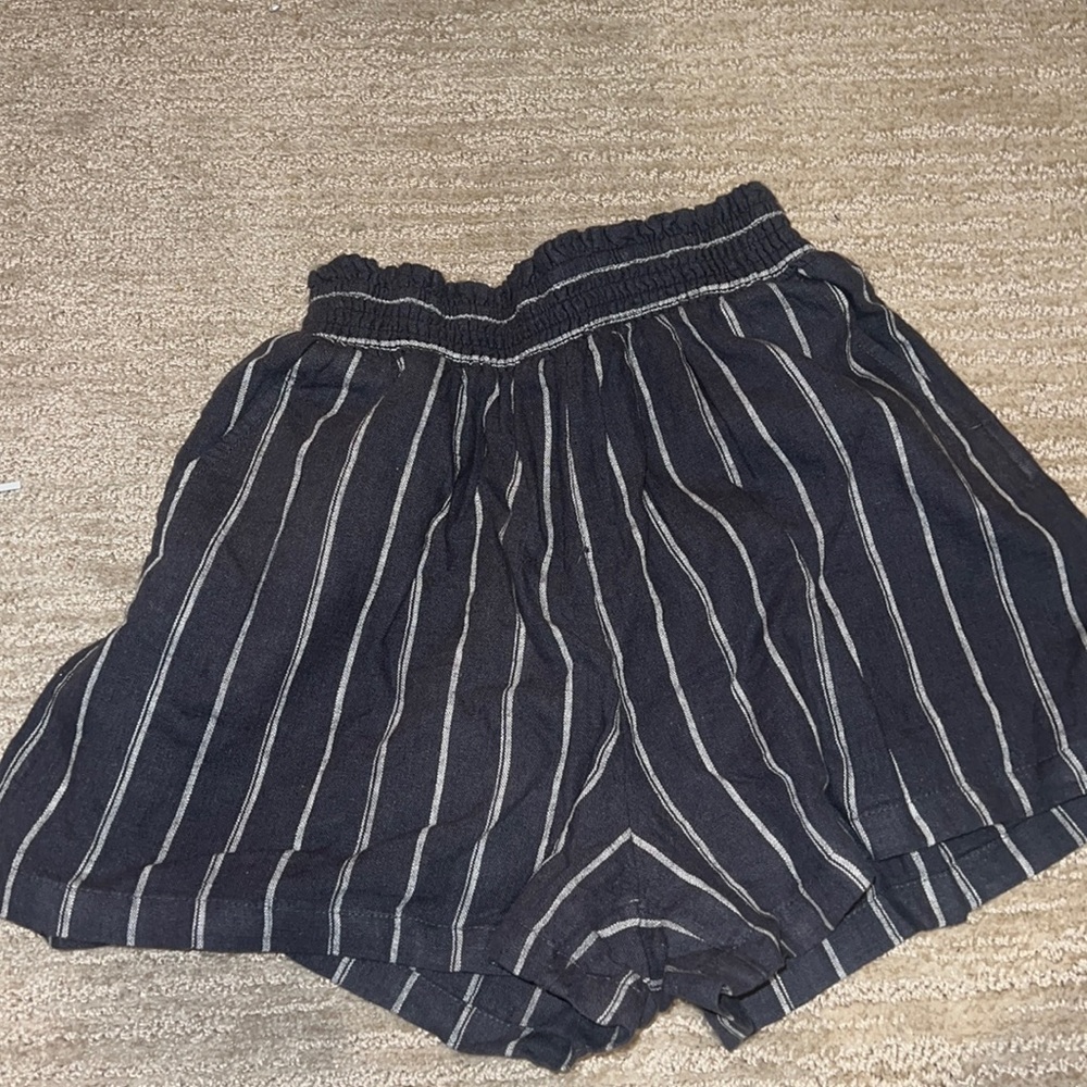 Universal thread size small shorts